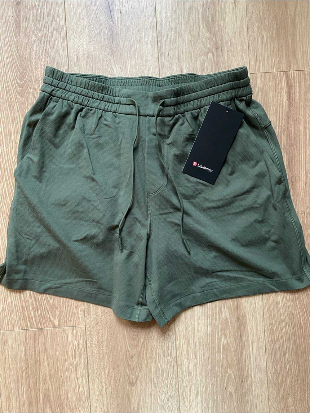 lululemon athletica Men's Olive Drawstring Athletic Shorts NWT